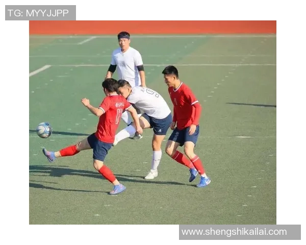 激情四溢的绿茵场上足球比赛的精彩瞬间与感人故事